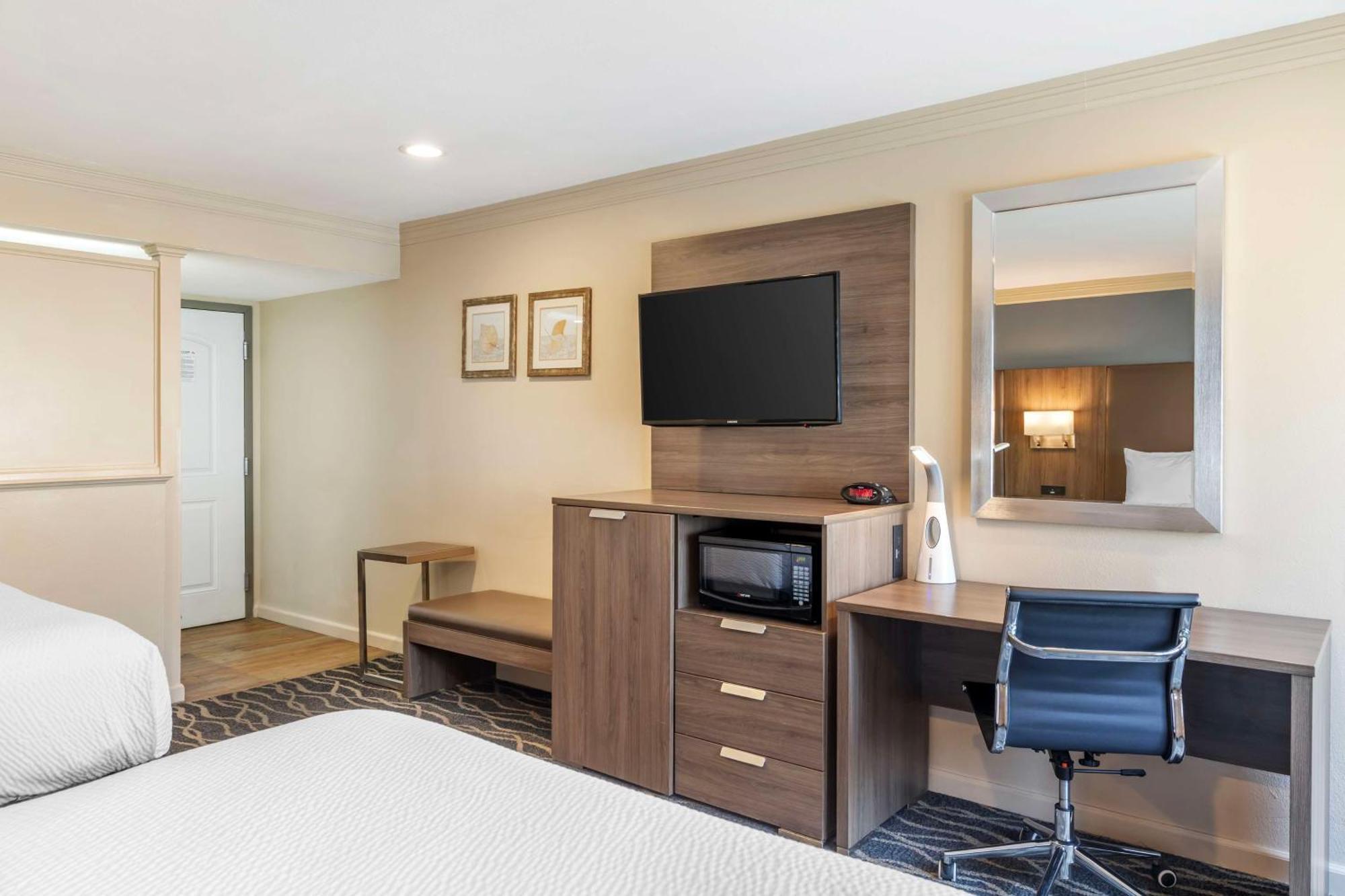 Best Western Plus Hill House Bakersfield Bagian luar foto