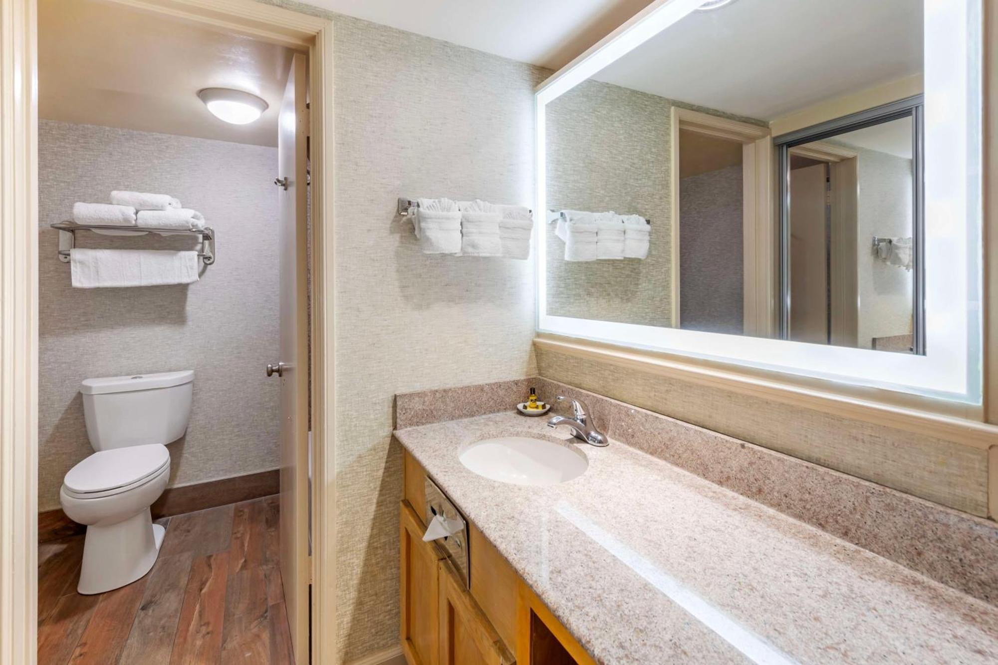 Best Western Plus Hill House Bakersfield Bagian luar foto