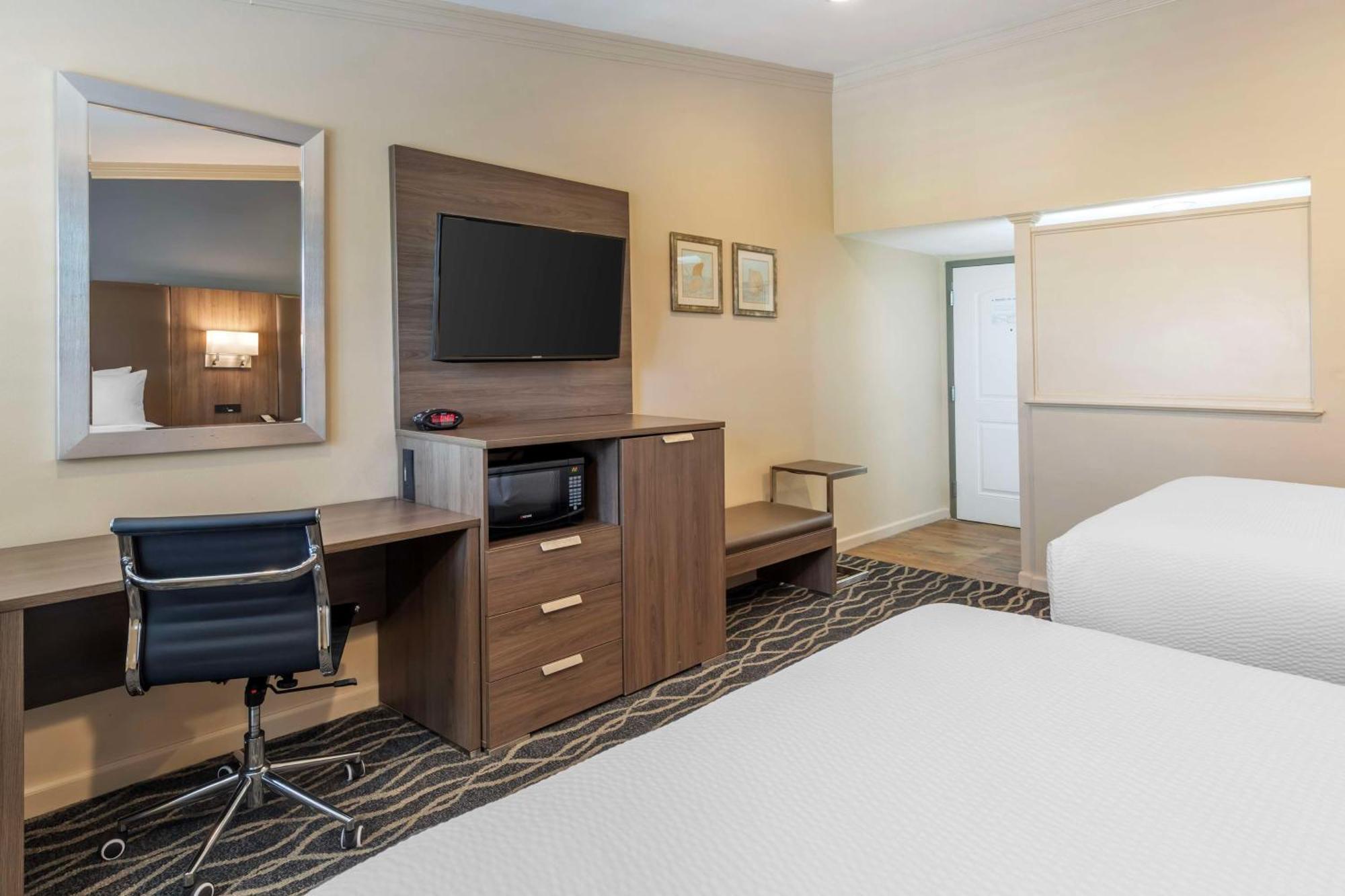 Best Western Plus Hill House Bakersfield Bagian luar foto