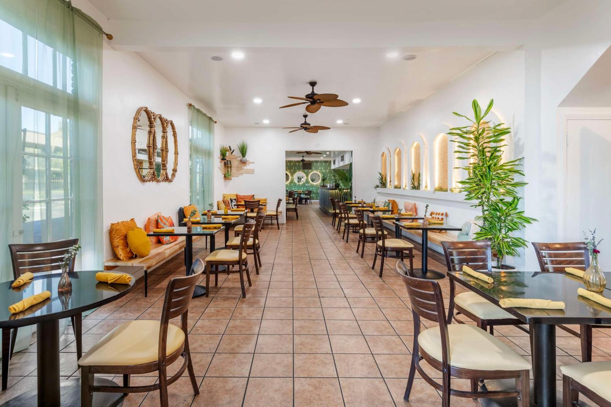 Best Western Plus Hill House Bakersfield Bagian luar foto