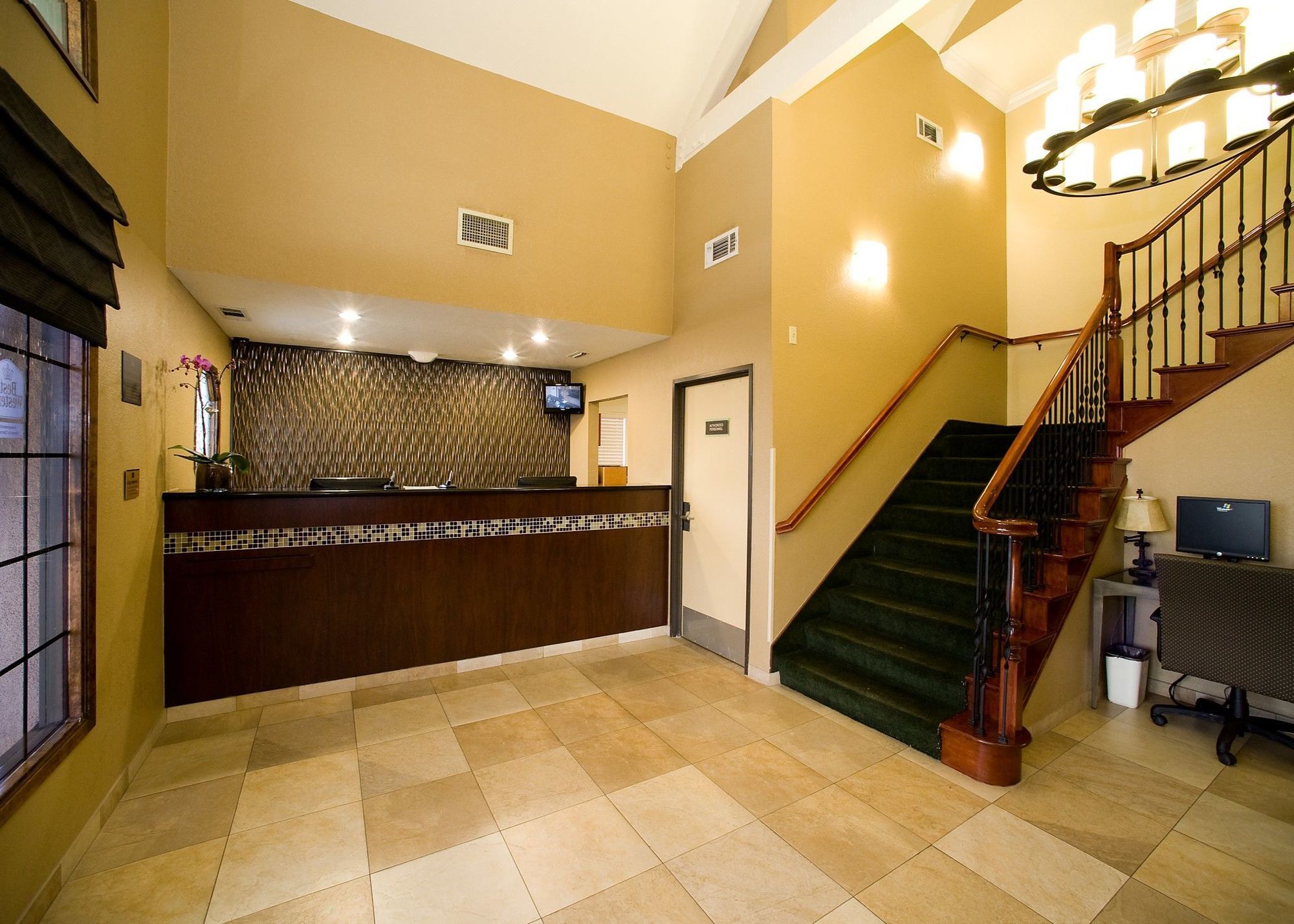 Best Western Plus Hill House Bakersfield Bagian luar foto