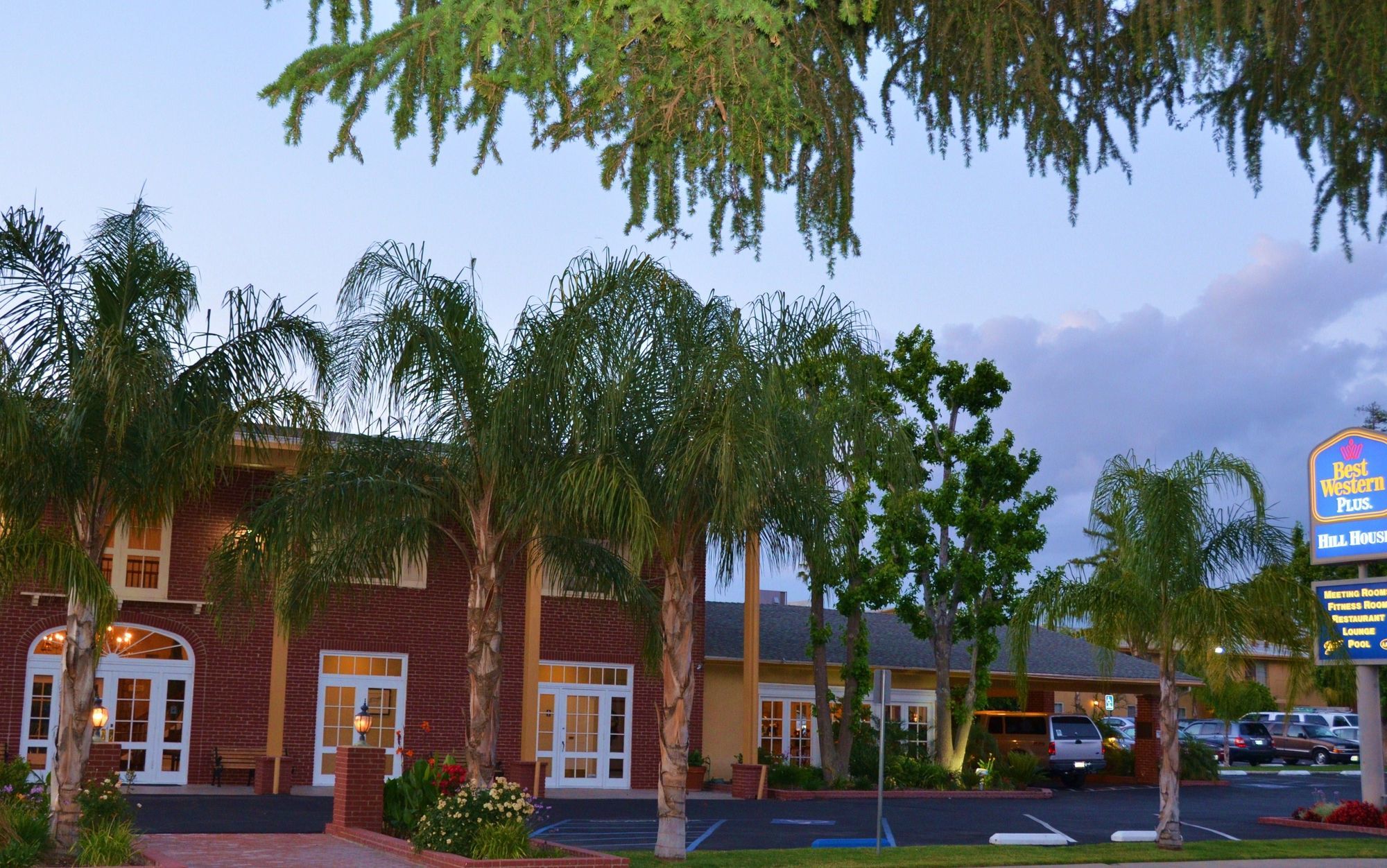 Best Western Plus Hill House Bakersfield Bagian luar foto